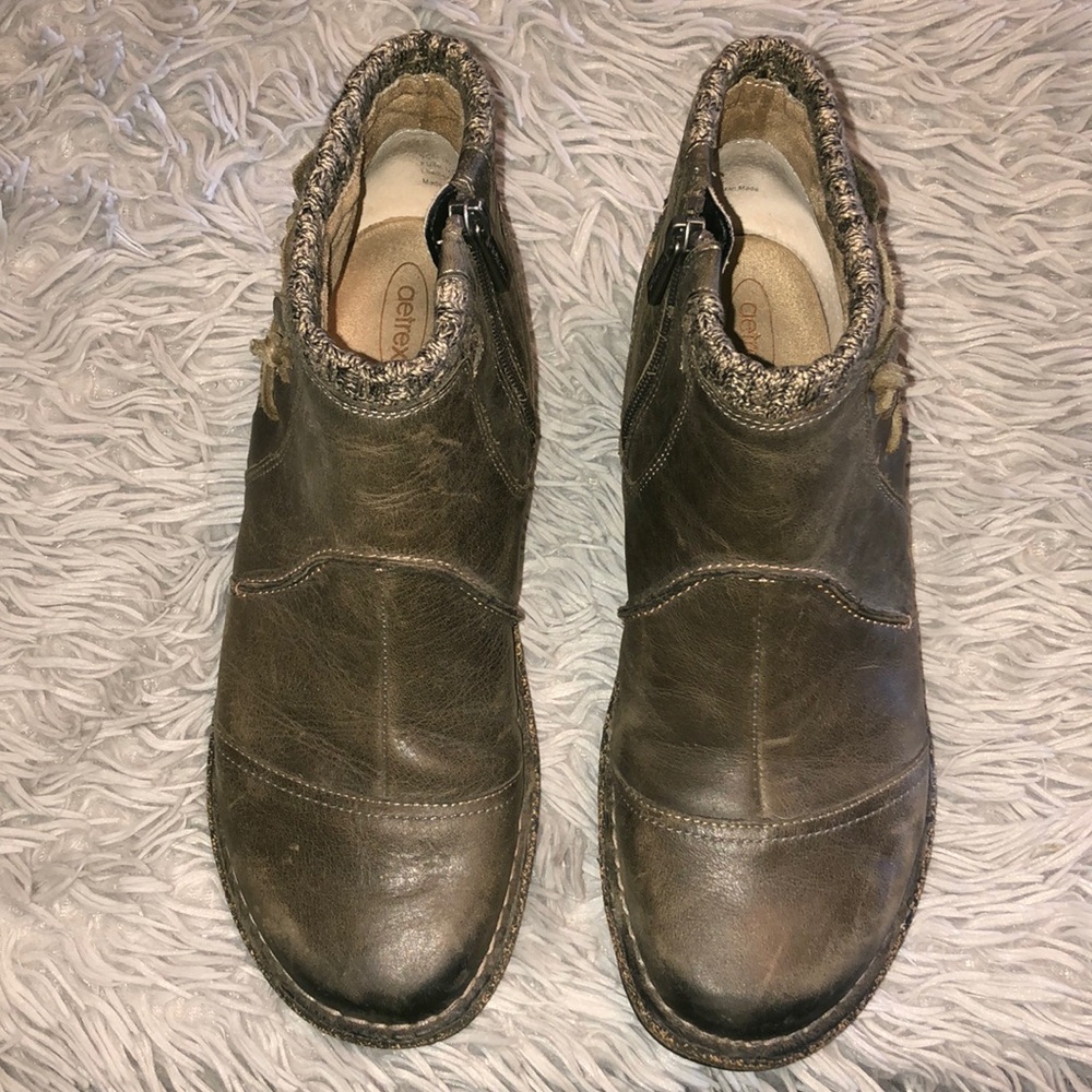 Aetrex Leather Booties—grey with knit top accent